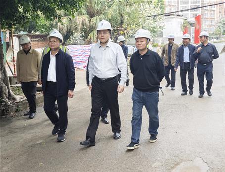 石中華到冶建督查走訪在建危改項(xiàng)目